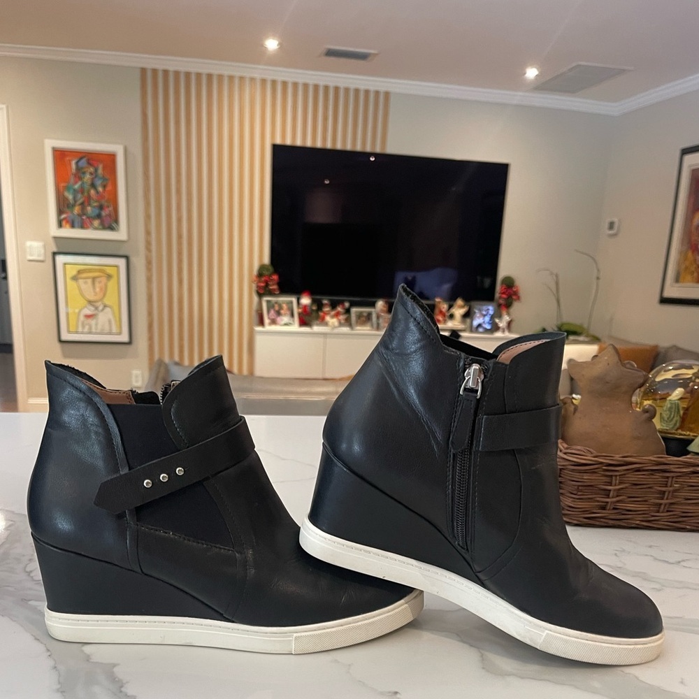 Paolo Black Wedge Ankle Boots Women’s Size 9M Hidden Wedge Zip Booties Casual .